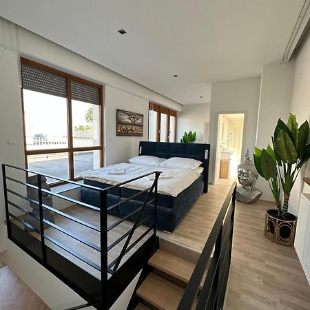 Luxury Penthouse At The Historical Centre With Free Parking Bratislava Exterior foto