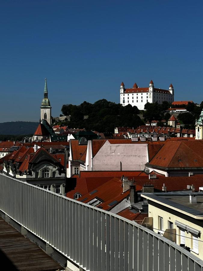 Luxury Penthouse At The Historical Centre With Free Parking Bratislava Exterior foto