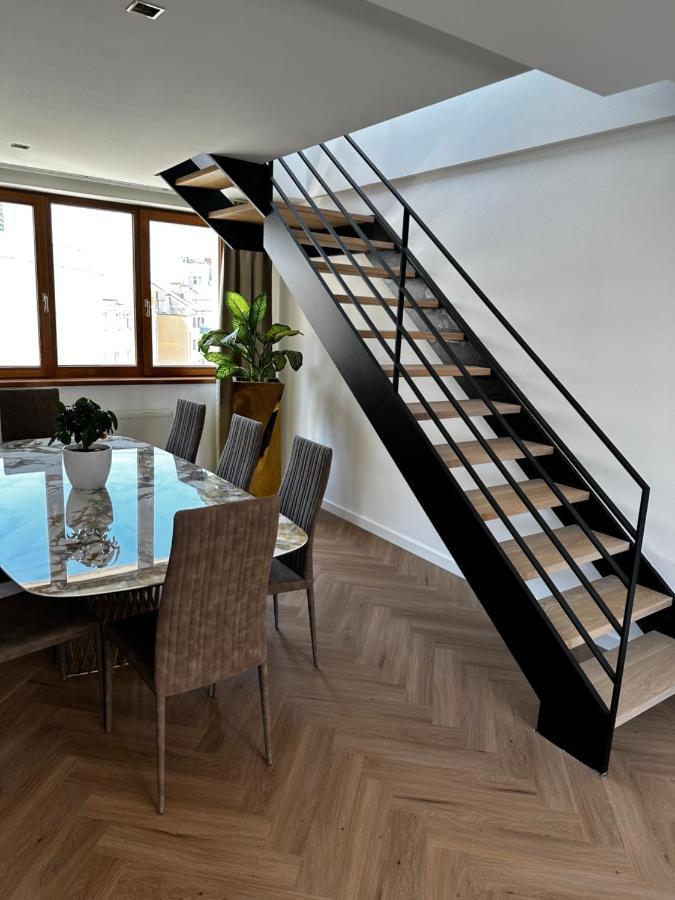 Luxury Penthouse At The Historical Centre With Free Parking Bratislava Exterior foto