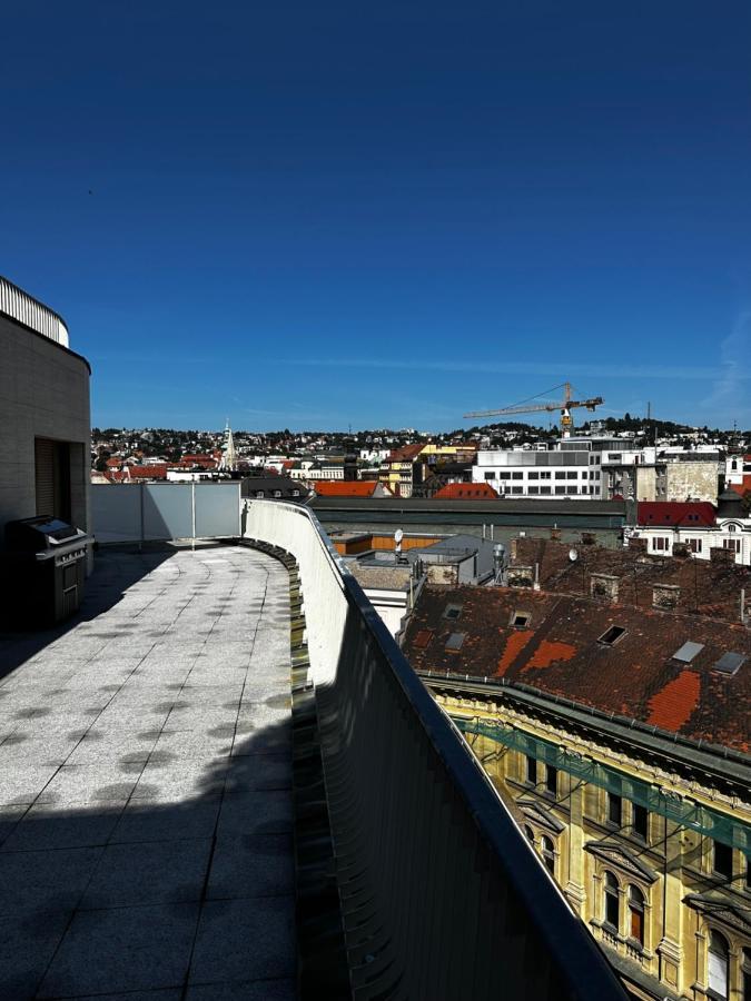 Luxury Penthouse At The Historical Centre With Free Parking Bratislava Exterior foto